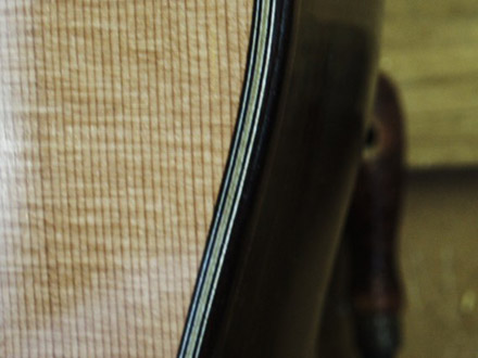 Classical &

Flamenco Guitarmaker