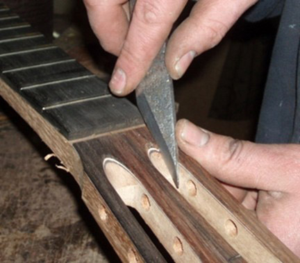 Classical &

Flamenco Guitarmaker