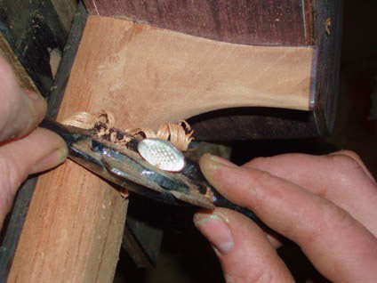 Classical &

Flamenco Guitarmaker